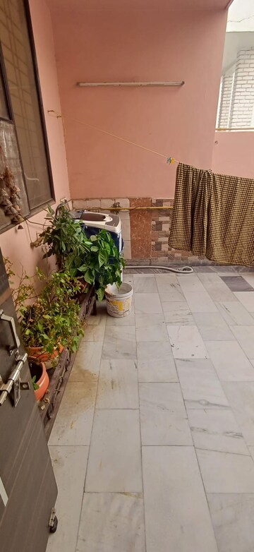 Master Bedroom in 2.5 BHK Independent House at Sector 55 – for Rent