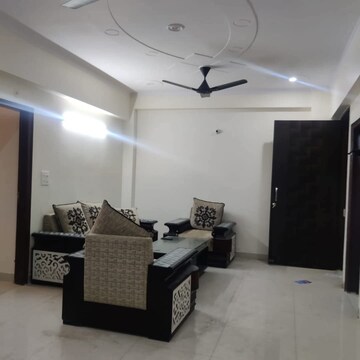 Master Bedroom in 2 BHK Builder Floor at Sector 9 – for Rent
