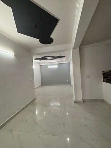Master Bedroom in 3 BHK Builder Floor at Ansal Plaza Sector-23, Sector 23 – for Rent