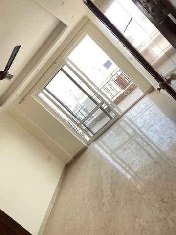 Furnished Amenities in 3 BHK Builder Floor at Ansal Plaza Sector-23, Sector 23 – for Rent