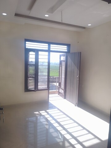 Room in 3 BHK Apartment at Sector 115 – for Sale