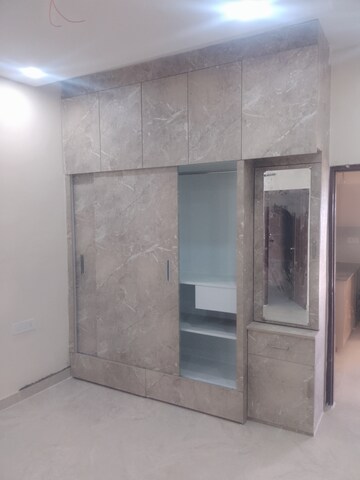Room in 3 BHK Apartment at Sector 115 – for Sale