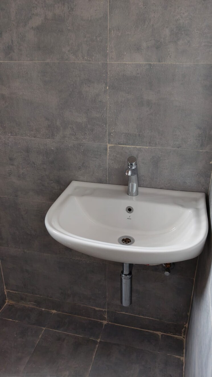 Washroom, the-platinum-towers Commercial Office Space 803 Sq.Ft. In Kharadi Pune 7929330