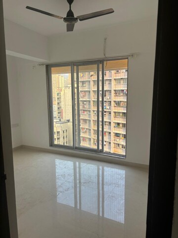 Room in 2 BHK Apartment at Jc Horizon, Goregaon East – for Rent