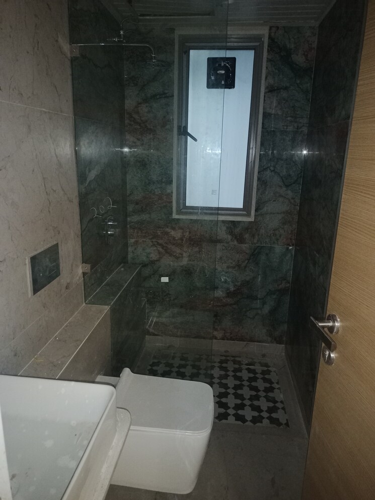 Bathroom, bulbul-tarang-apartment 2 Bedroom 720 Sq.Ft. Apartment In Khar West Mumbai 7929353