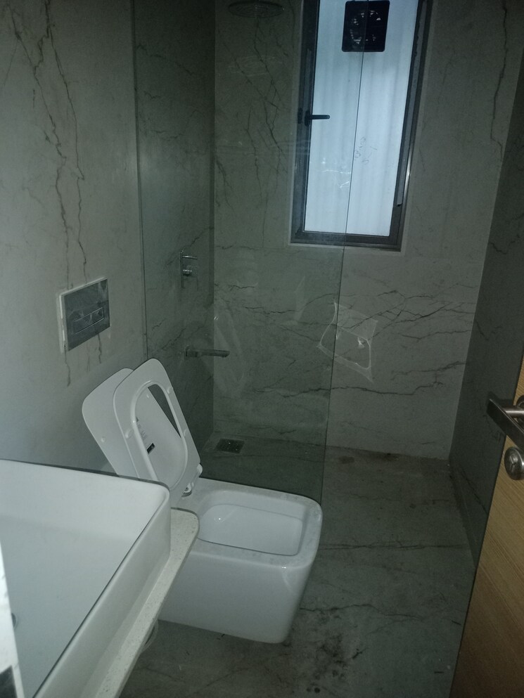 Bathroom, bulbul-tarang-apartment 2 Bedroom 720 Sq.Ft. Apartment In Khar West Mumbai 7929353
