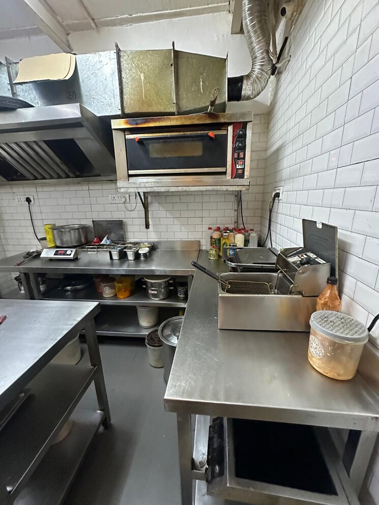 Kitchen, amrapali-platinum 3 Bedroom 1495 Sq.Ft. Apartment In Sector 119 Noida 7929438