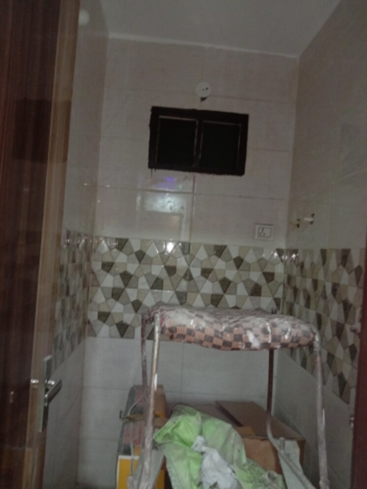 Bathroom, dwarka mor 2 Bedroom 630 Sq.Ft. Builder Floor In Dwarka Mor Delhi 7929884