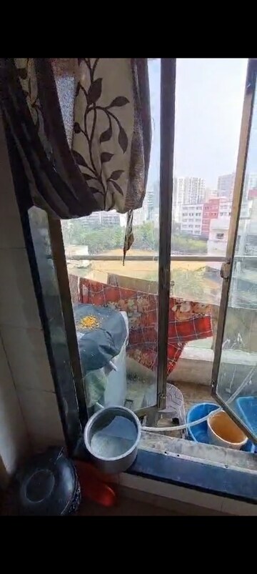 Master Bedroom in 2 BHK Apartment at Kurla East – for Rent