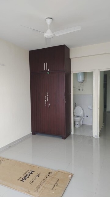 Room in 2 BHK Apartment at Shree Vardhman Mantra, Sector 67 – for Rent