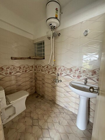 Bathroom in 2 BHK Builder Floor at Aashiyana Apartment JP Nagar, Jp Nagar – for Rent