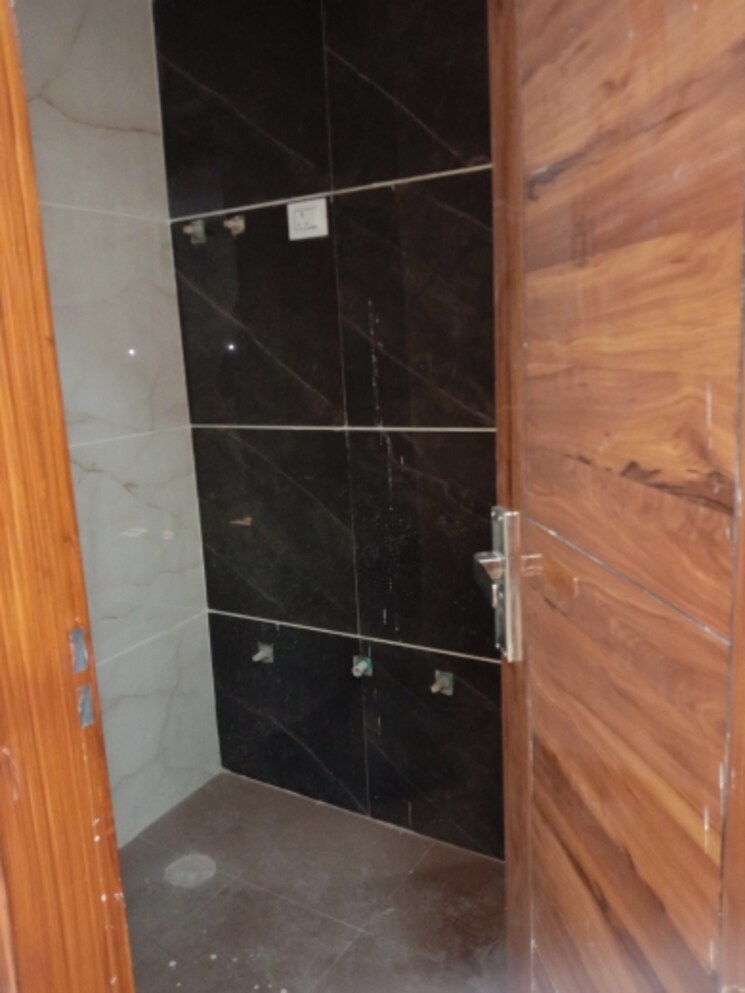 Room, dwarka mor 3 Bedroom 562 Sq.Ft. Builder Floor In Dwarka Mor Delhi 7929970