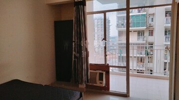 Room in 2 BHK Apartment at Suncity Avenue 76, Sector 76 – for Rent
