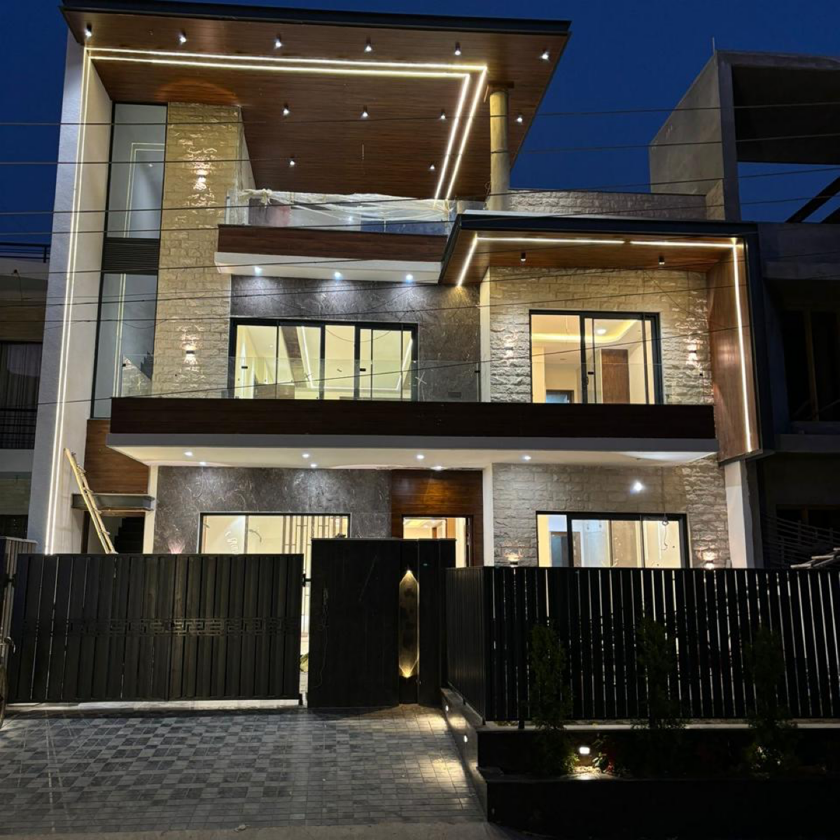 6+ BHK + Pooja Room Independent House For Sale in Sector 66 B