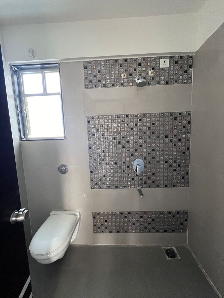 Bathroom, atlanta-society 2 Bedroom 825 Sq.Ft. Apartment In Wakad Pune 7930041