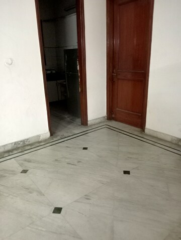 Room in 3 BHK Builder Floor at Lajpat Nagar Iii – for Rent
