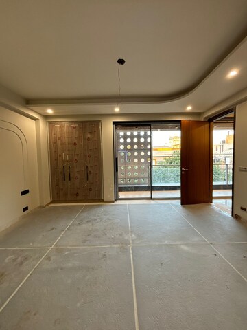 Room in 3 BHK Apartment at Hauz Khas – for Rent