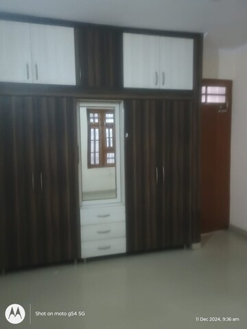 Room in 3 BHK Builder Floor at Ansal Aashiana, Kanpur Road – for Rent
