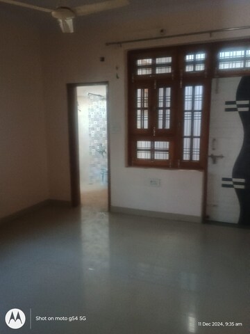 Room in 3 BHK Builder Floor at Ansal Aashiana, Kanpur Road – for Rent