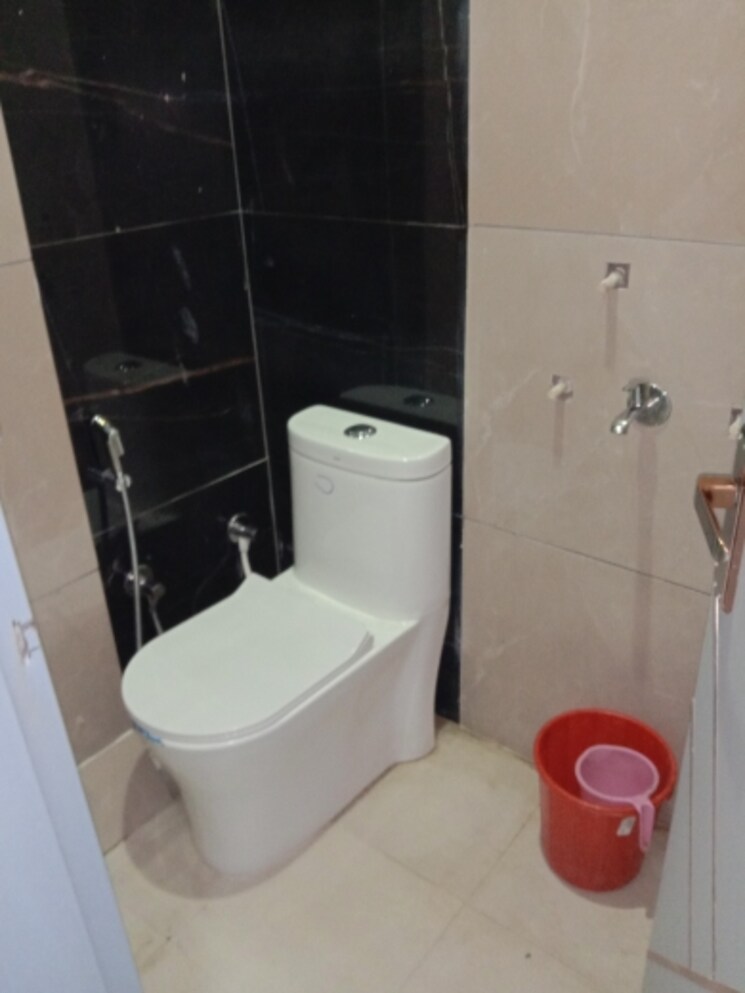 Bathroom, dwarka mor 2 Bedroom 900 Sq.Ft. Builder Floor In Dwarka Mor Delhi 7930350