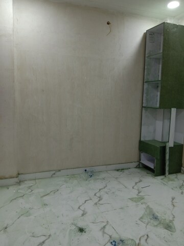 Room in 3 BHK Builder Floor at Dwarka Mor – for Sale
