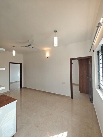 Room in 2 BHK Builder Floor at Hsr Layout – for Rent