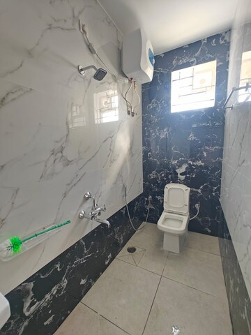 Master Bedroom in 2 BHK Builder Floor at Hsr Layout – for Rent