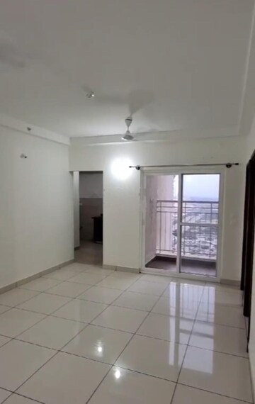 Room in 2 BHK Apartment at Prestige Finsbury Park Hyde, Bagaluru  – for Rent