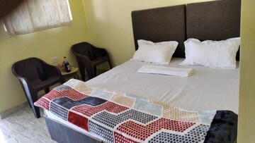 Bedroom in 3 BHK Apartment at Super MIG, Sector 105 – for Rent