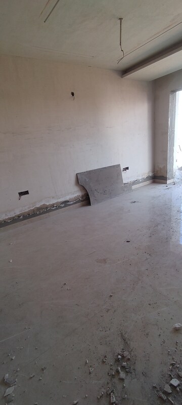 Room in 4 BHK Builder Floor at Sector 84 – for Sale