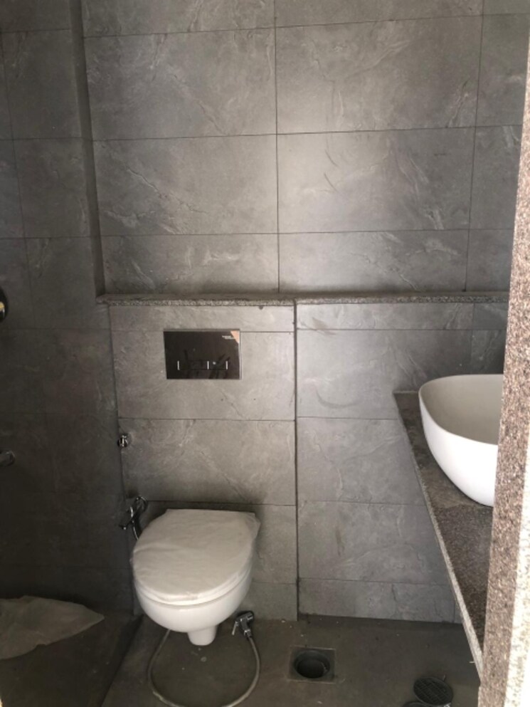Bathroom, godrej-nest-kandivali 3 Bedroom 860 Sq.Ft. Apartment In Kandivali East Mumbai 7930562