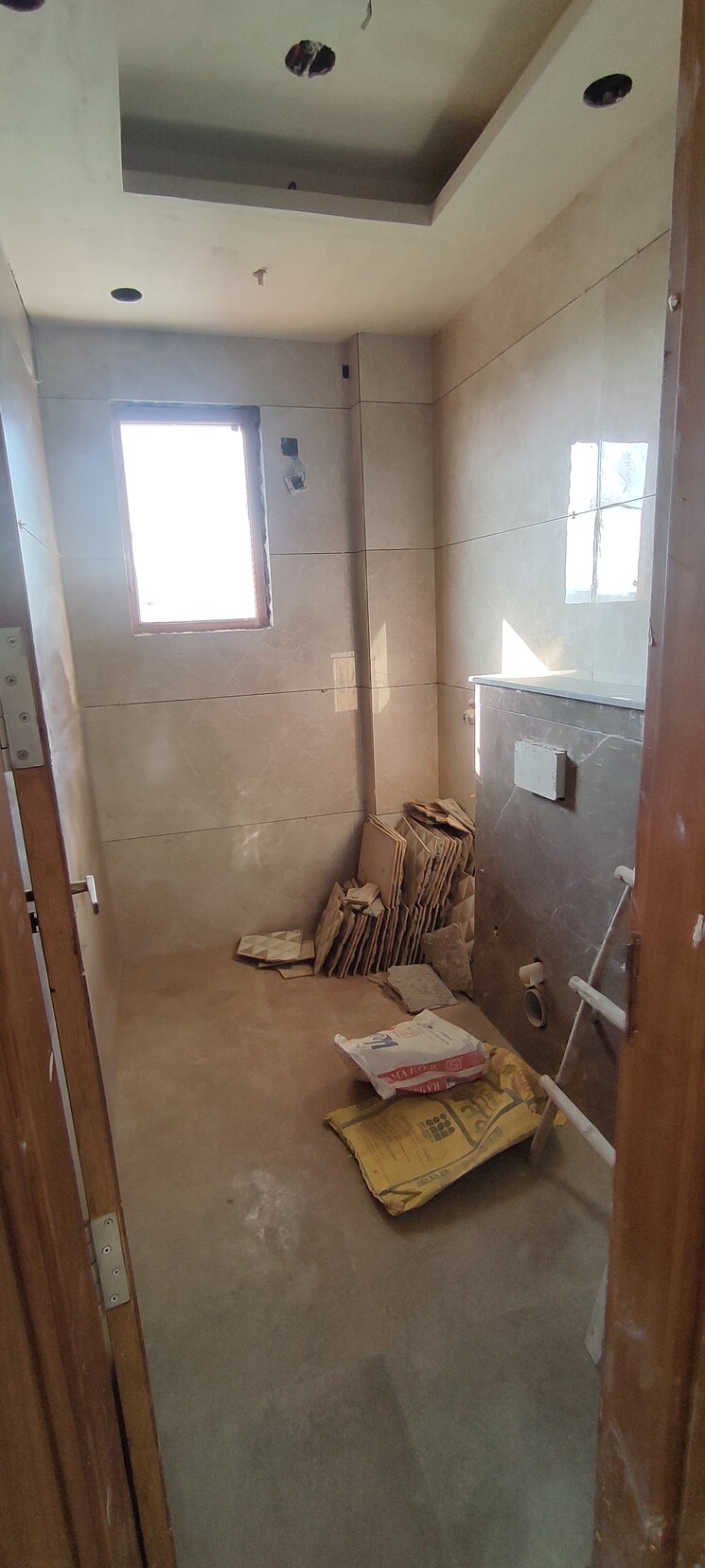 Bathroom, sector 84 3 Bedroom 2115 Sq.Ft. Builder Floor In Sector 84 Faridabad 7930589