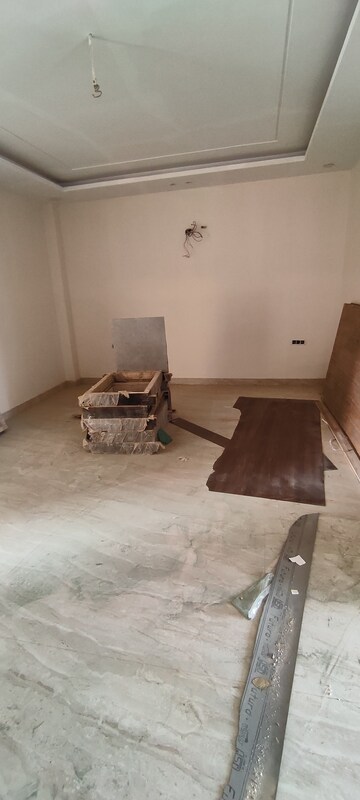 Living Room in 3 BHK Builder Floor at Sector 84 – for Sale