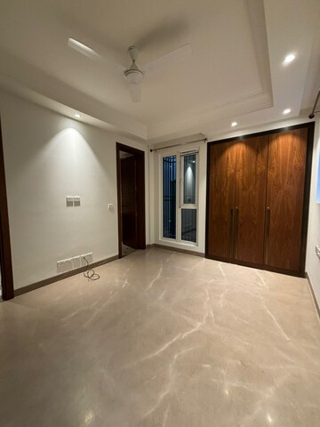 Room in 4 BHK Apartment at Gulmohar Park – for Rent