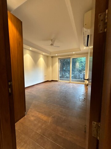 Room in 4 BHK Apartment at Gulmohar Park – for Rent