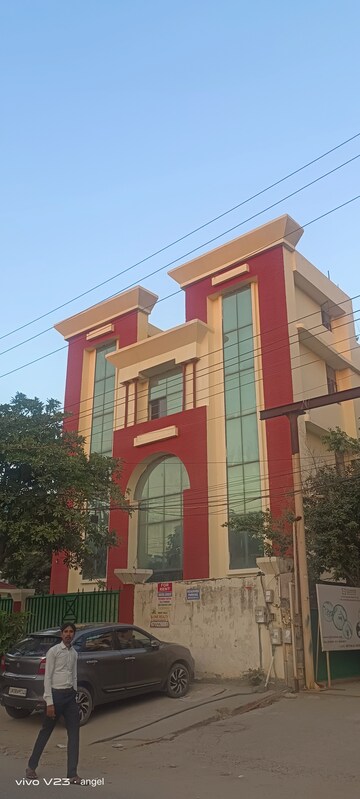  Warehouse For Rent in Sector 63