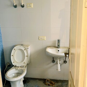 Bathroom in 3.5 BHK Apartment at Corona Graceiux, Sector 76 – for Rent