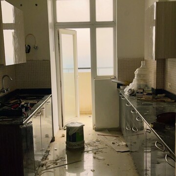 Kitchen in 3.5 BHK Apartment at Corona Graceiux, Sector 76 – for Rent