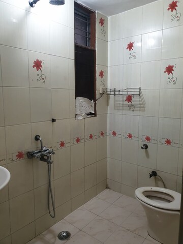 Bathroom in 3 BHK Apartment at Sector 12 Dwarka – for Rent