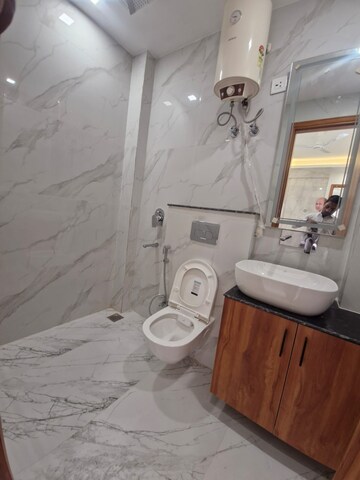 Bathroom in 4 BHK Apartment at Panchkula Urban Estate – for Sale