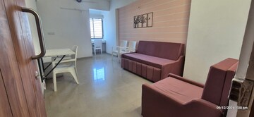 Living Room in 2 BHK Apartment at Makarba – for Rent