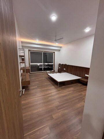 Room in 3.5 BHK Apartment at SNN Clermont, Hebbal – for Rent