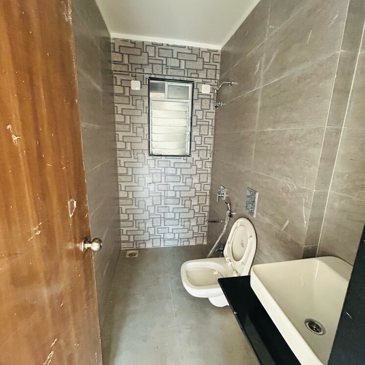 Bathroom, mahavir-square 2 Bedroom 794 Sq.Ft. Apartment In Kokanipada Thane 7931028