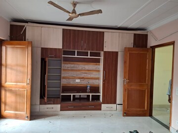 Room in 2 BHK Builder Floor at Auram Floor, South City 2 – for Rent