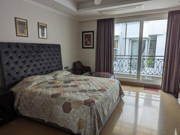 Bedroom in 4 BHK Apartment at Saket – for Rent
