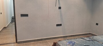 Furnished Amenities in 3 BHK Apartment at DLF Pink Town House, Dlf City Phase 3 – for Rent