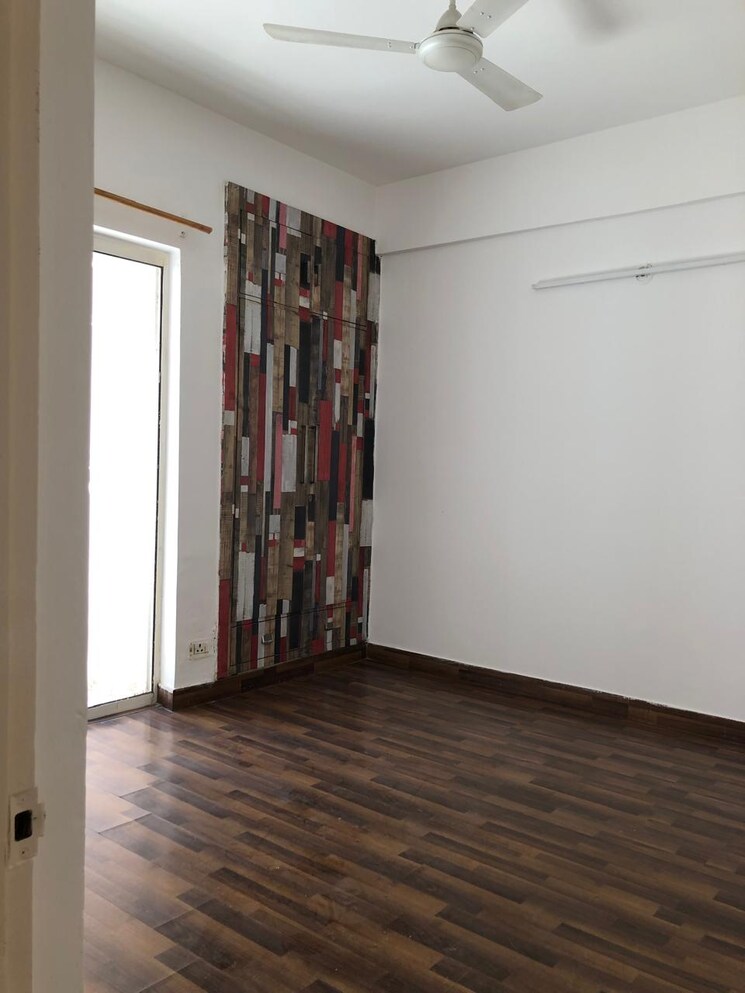 Room, paras-tierea 2 Bedroom 825 Sq.Ft. Apartment In Sector 137 Noida 7931159