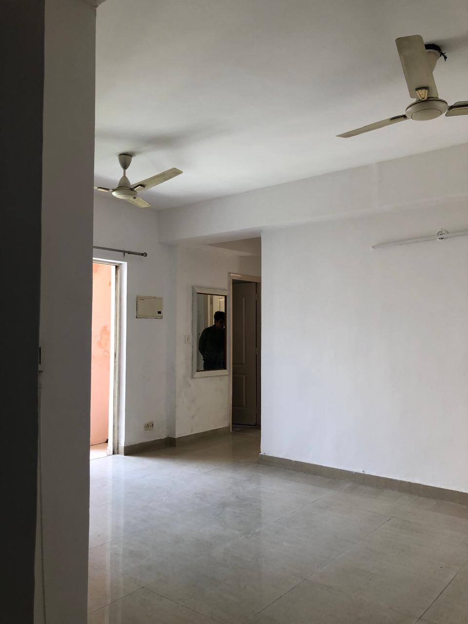 2 BHK Apartment For Sale in Paras Tierea