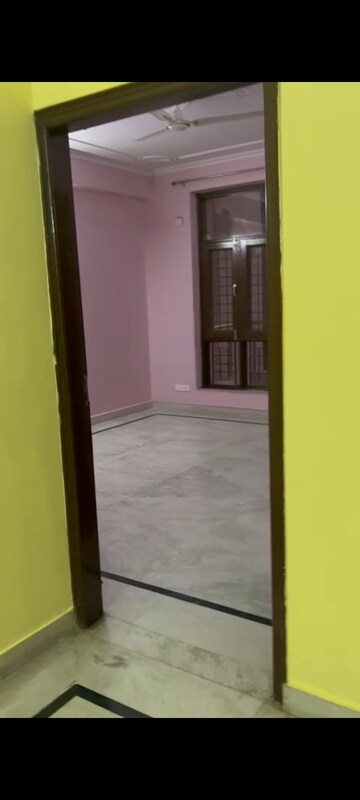 Room in 3 BHK Builder Floor at Huda CGHS, Sector 56 – for Rent