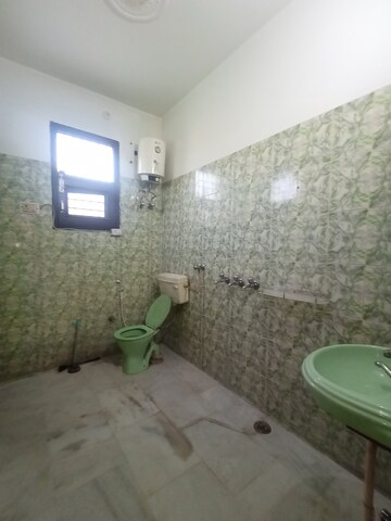 Bathroom in 2 BHK Independent House at Sector 17 – for Rent